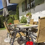 Gaestehaus Tannegg Maison d'hôtes Mittelberg