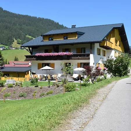 게스트하우스 Gaestehaus Tannegg 3*