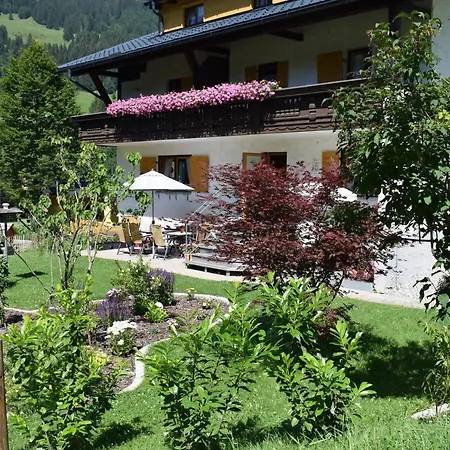 게스트하우스 Gaestehaus Tannegg