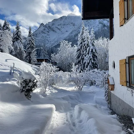 Gaestehaus Tannegg *