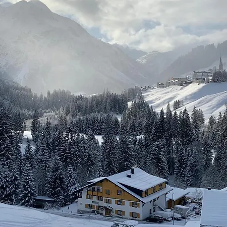 Gaestehaus Tannegg Pensjonat