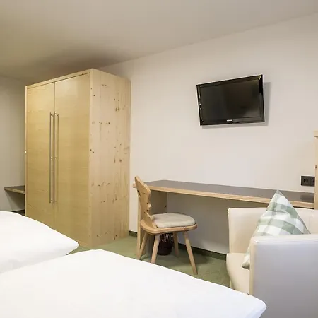 Gaestehaus Tannegg Pensjonat