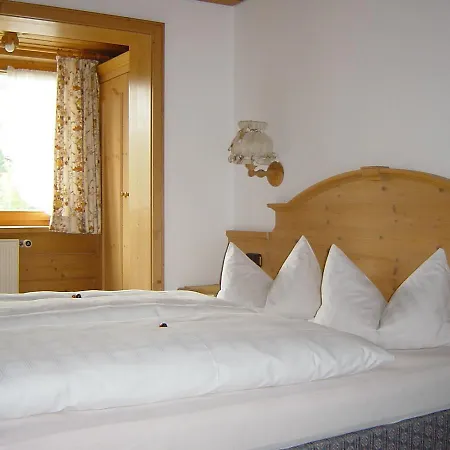 Pensjonat Gaestehaus Tannegg 3*